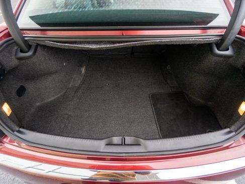 Used 2018 Chrysler 300 Touring L image 30