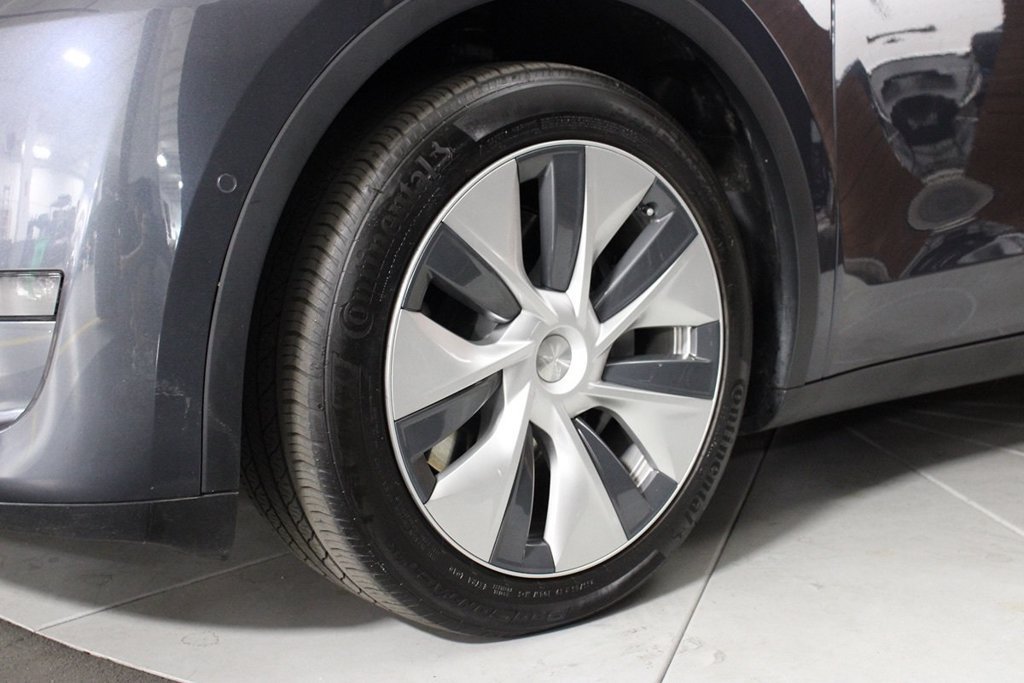 Used 2020 Tesla Model Y Long Range AWD/4WD image 3