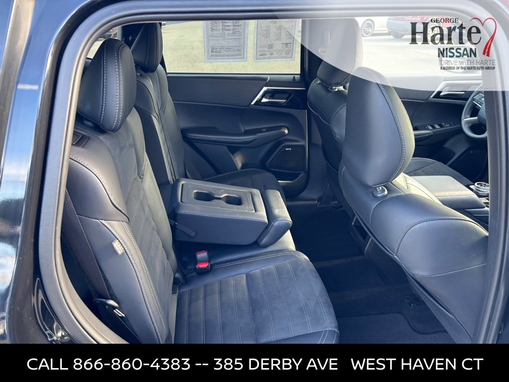 Used 2025 Mitsubishi Outlander SE AWD/4WD image 28