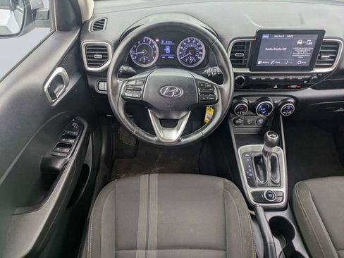 Used 2020 Hyundai Venue SEL w/ Convenience Package FWD image 15