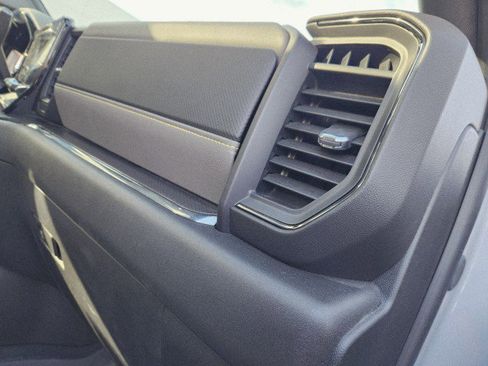 Used 2024 Chevrolet Silverado 2500 ZR2 w/ Technology Package image 16