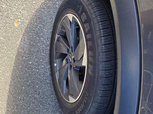 Used 2025 Nissan Rogue SV FWD image 4