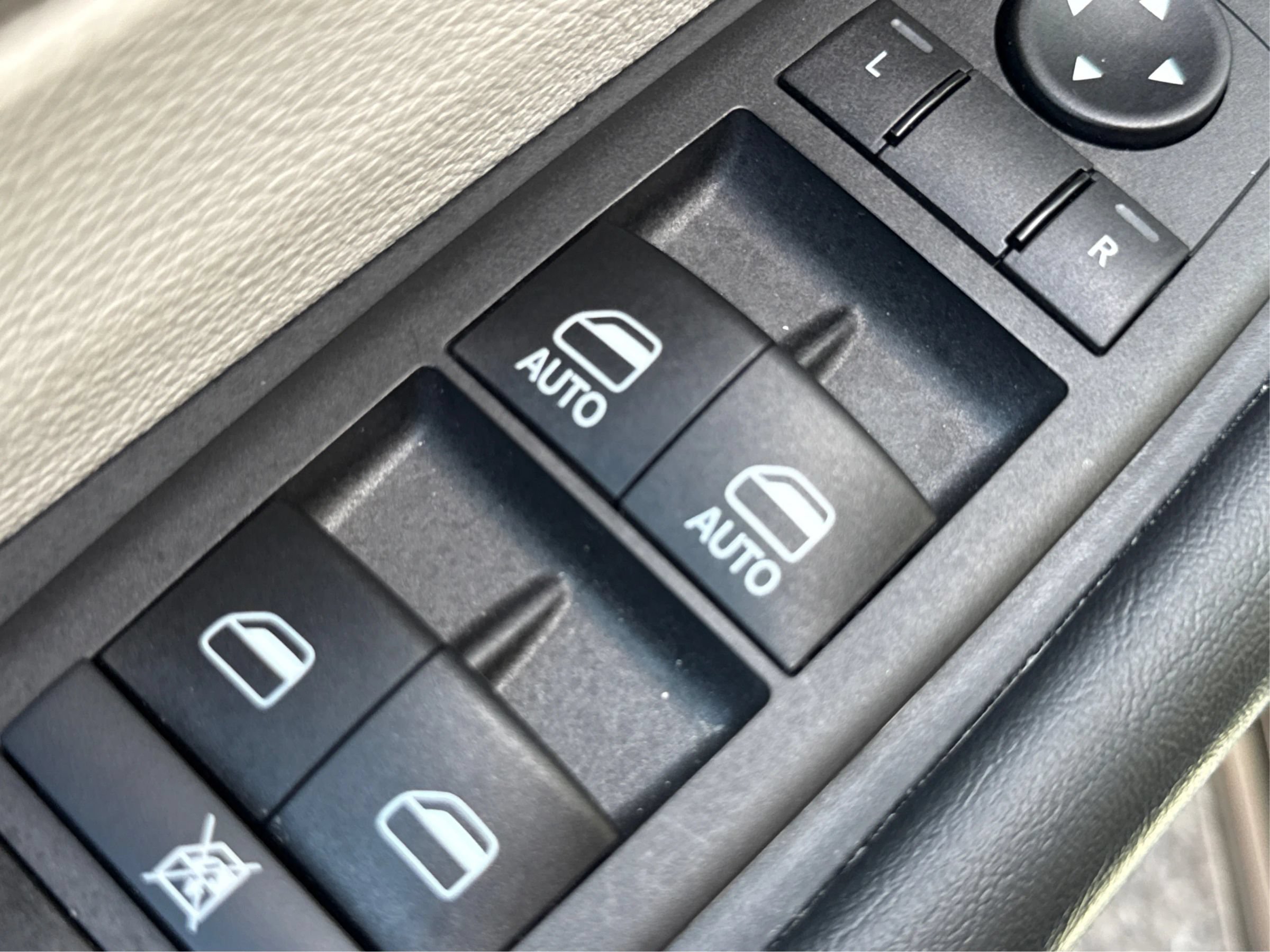 Used 2024 Chrysler Voyager LX FWD image 36