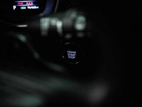 Used 2020 Toyota Corolla SE w/ Carpet Mat Package FWD image 19