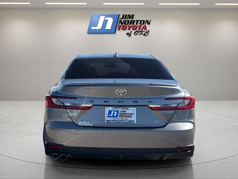 Used 2025 Toyota Camry SE FWD image 6