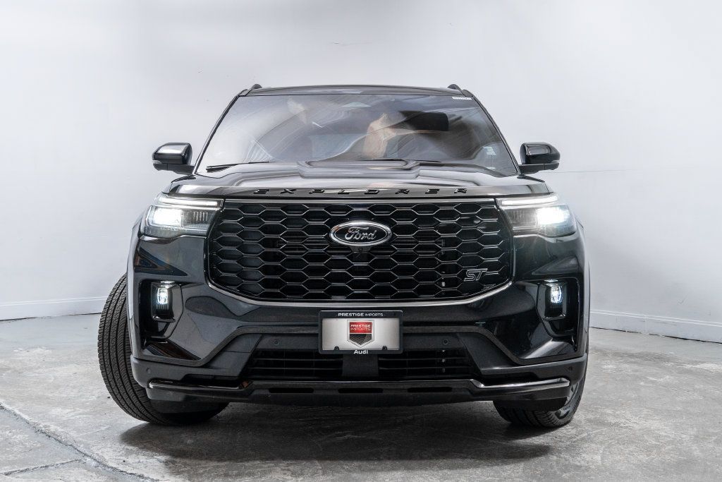 Used 2025 Ford Explorer ST w/ Sun And Sound Package AWD/4WD image 10