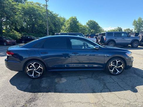 Used 2020 Volkswagen Passat 2.0T R-Line FWD image 4