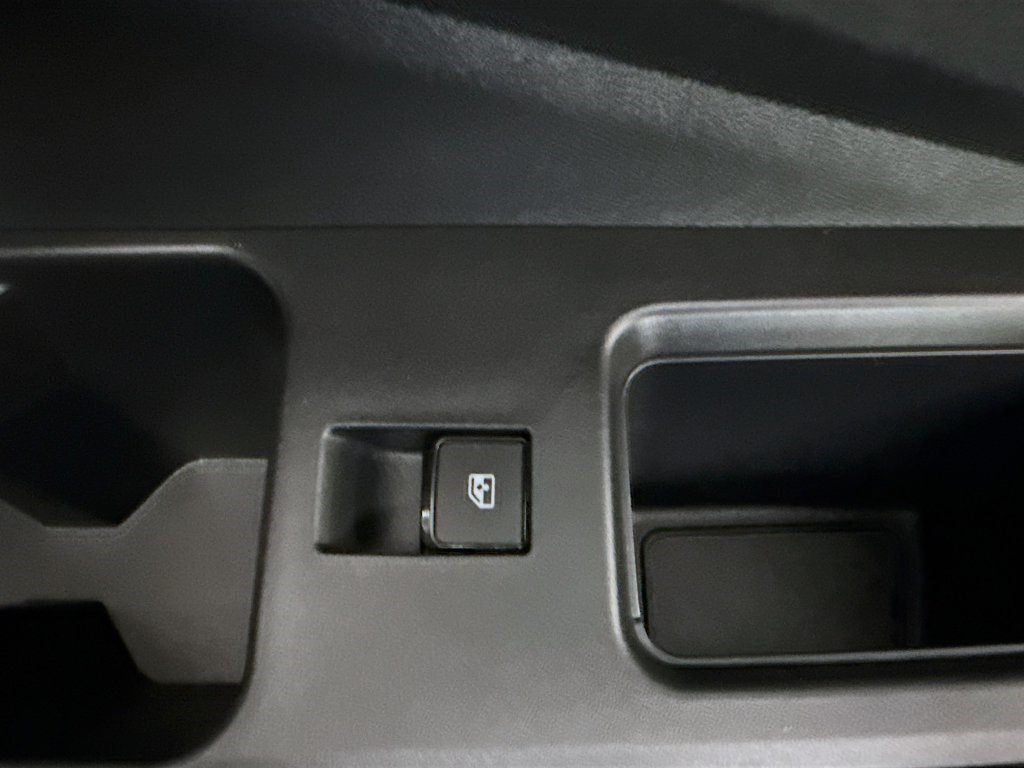 Used 2024 Nissan Pathfinder SV FWD image 30