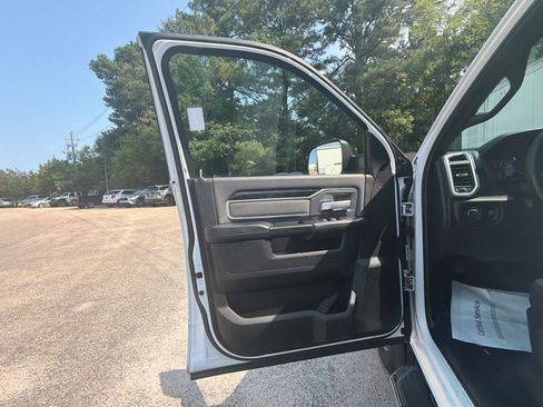 Used 2022 RAM 2500 Big Horn AWD/4WD image 19