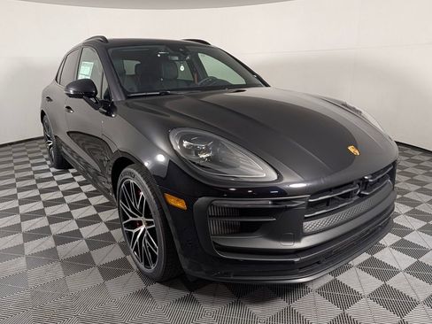 New 2026 Porsche Macan GTS AWD/4WD image 9