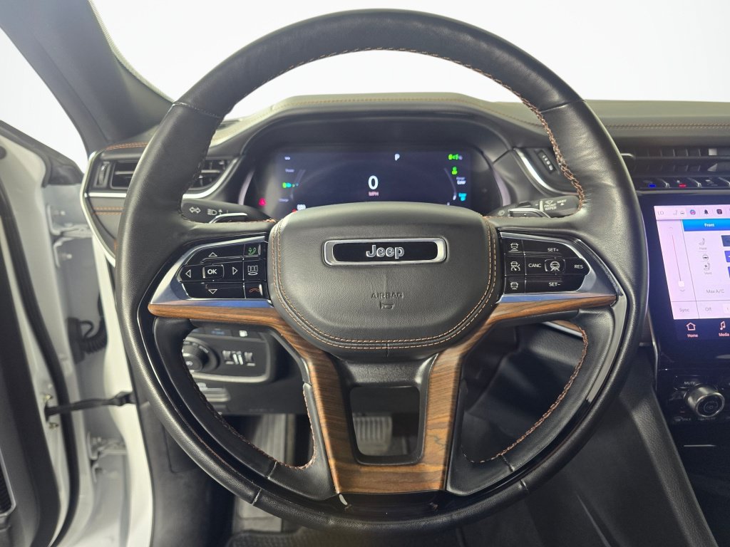 Used 2022 Jeep Grand Cherokee Summit w/ Luxury Tech Group V AWD/4WD image 15