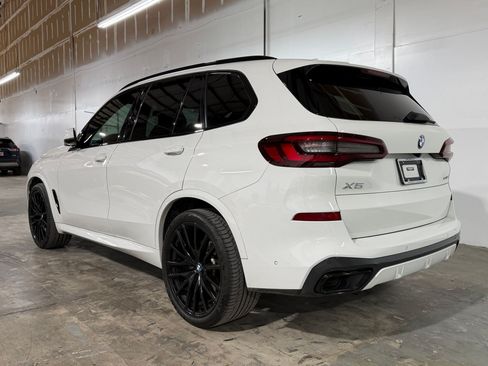 Used 2022 BMW X5 sDrive40i w/ M Sport Package RWD image 3