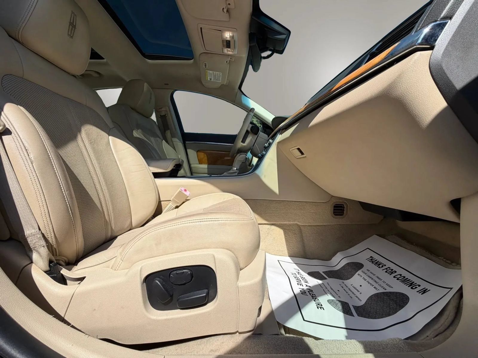 Used 2012 Lincoln MKS FWD image 37