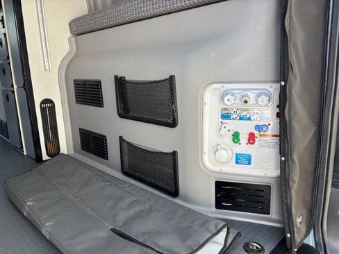 Used 2020 Mercedes-Benz Sprinter 2500 image 29