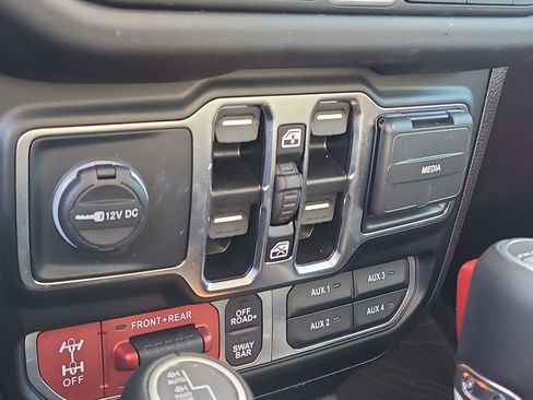 Used 2025 Jeep Wrangler Unlimited Rubicon 392 image 23