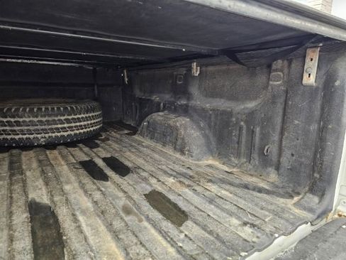 Used 2010 GMC Sierra 2500 SLE image 40