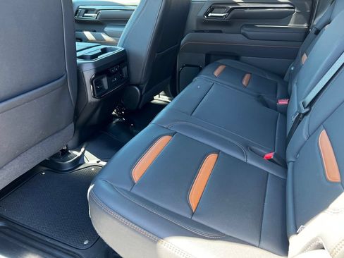 Used 2025 GMC Sierra 2500 AT4 AWD/4WD image 13