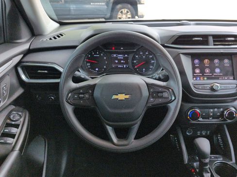Used 2023 Chevrolet TrailBlazer LT FWD image 11