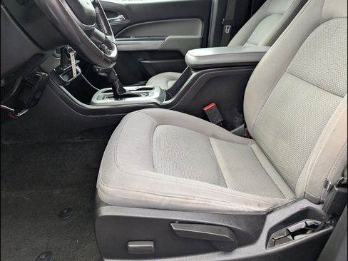 Used 2018 Chevrolet Colorado LT w/ Safety Package image 6