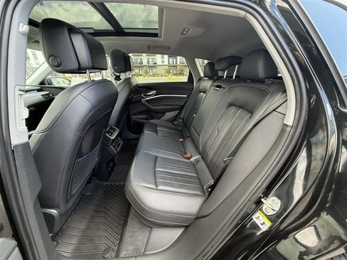 Used 2021 Audi e-tron Premium AWD/4WD image 35