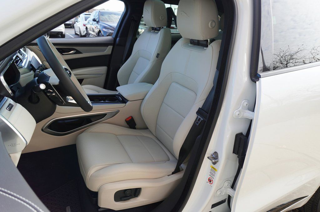 Used 2025 Jaguar F-PACE R-Dynamic S AWD/4WD image 12