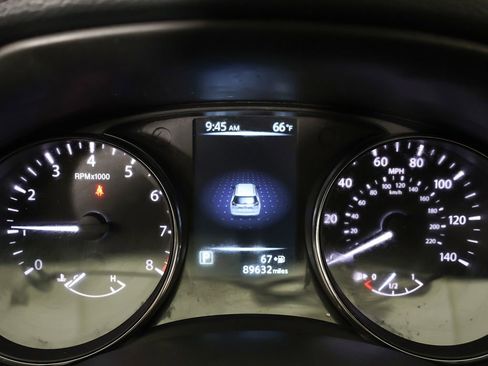 Used 2017 Nissan Rogue SV FWD image 36