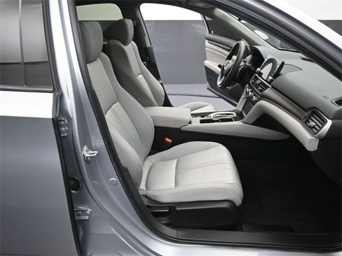 Used 2019 Honda Accord EX image 39