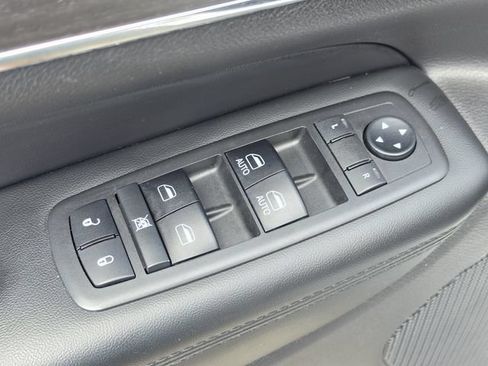 Used 2018 Jeep Grand Cherokee Limited AWD/4WD image 25
