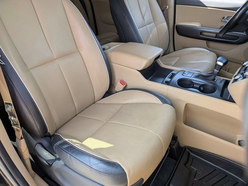 Used 2017 Kia Sedona LX w/ LX Essentials Premium Package FWD image 33