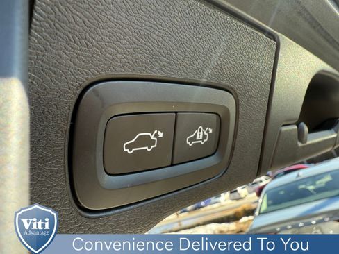 Certified 2023 Volvo XC60 B5 Ultimate w/ Climate Package image 25