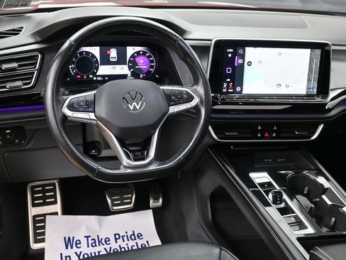 Used 2024 Volkswagen Atlas Cross Sport SEL R-Line AWD/4WD image 25