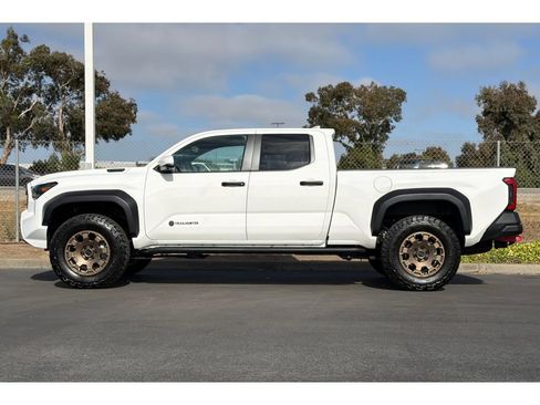 Certified 2025 Toyota Tacoma 4x4 Double Cab Hybrid image 7