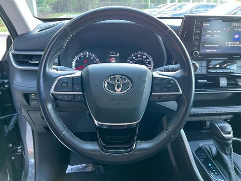 Used 2021 Toyota Highlander LE image 13