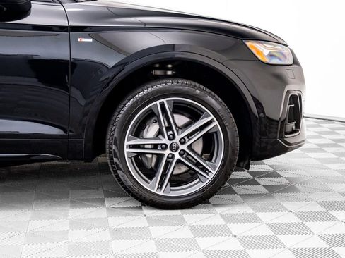 Used 2022 Audi Q5 e Prestige w/ Prestige Package image 33