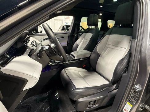 Used 2020 Land Rover Range Rover Evoque R-Dynamic SE image 13