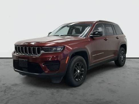 Used 2023 Jeep Grand Cherokee Laredo AWD/4WD image 1