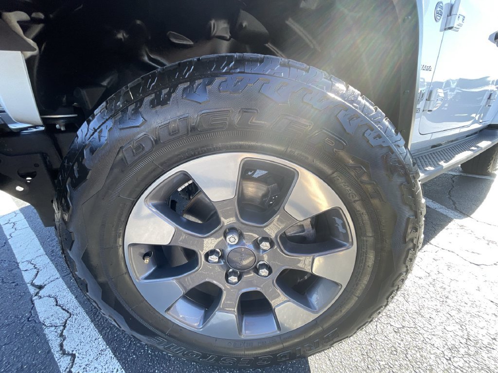 Used 2018 Jeep Wrangler Unlimited Sahara AWD/4WD image 33