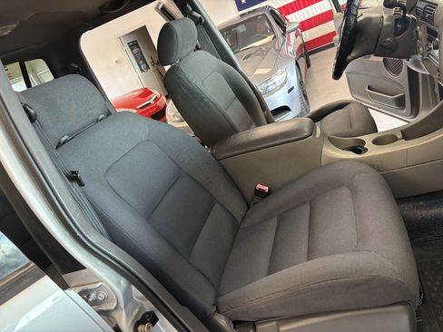 Used 2002 Ford Explorer Sport Trac 4x4 image 19