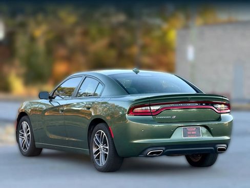 Used 2019 Dodge Charger SXT w/ Cold Weather Package image 9