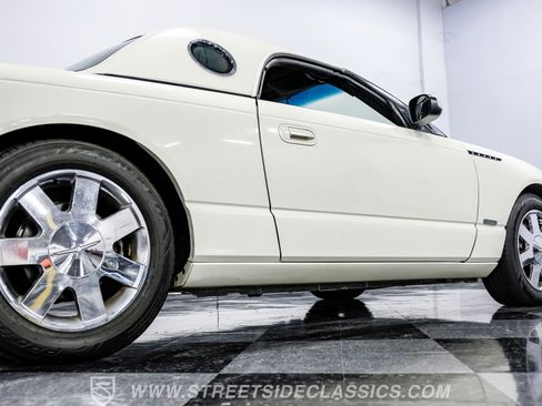 Used 2002 Ford Thunderbird image 28