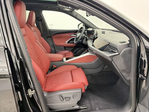 Used 2025 Audi SQ5 Prestige image 27