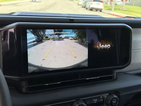 Used 2025 Jeep Wrangler Sahara AWD/4WD image 18