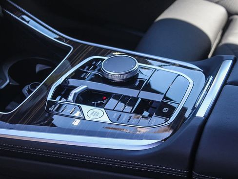 Used 2026 BMW X5 sDrive40i w/ Parking Assistance Package image 19