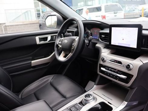 Used 2023 Ford Explorer XLT w/ Equipment Group 202A AWD/4WD image 40