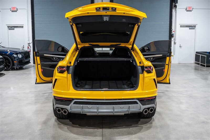 Used 2020 Lamborghini Urus AWD/4WD image 47