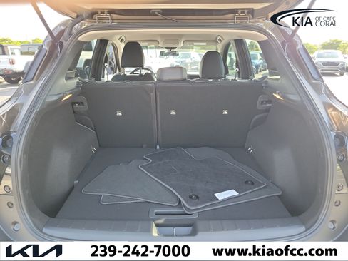 Used 2025 Nissan Kicks SR FWD image 11
