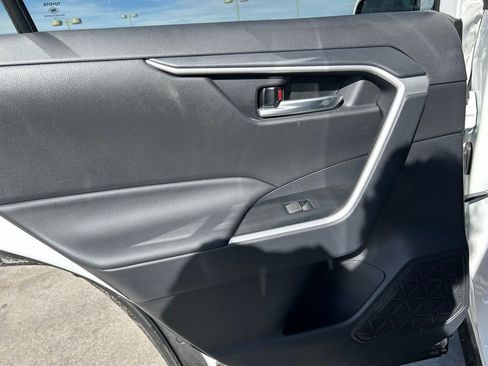 Used 2025 Toyota RAV4 XLE image 27