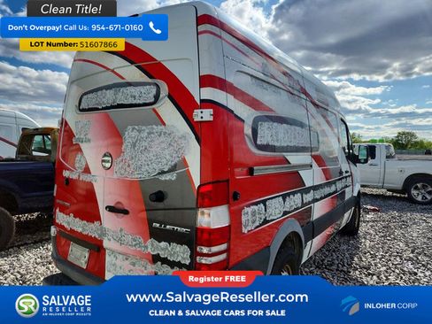 Used 2015 Freightliner Sprinter 2500 RWD image 4
