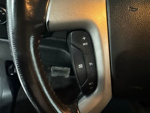 Used 2011 Chevrolet Silverado 1500 LT w/ All-Star Edition AWD/4WD image 4