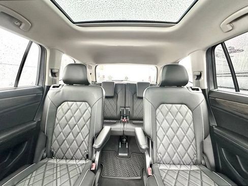 Used 2024 Volkswagen Atlas SEL Premium R-Line AWD/4WD image 35
